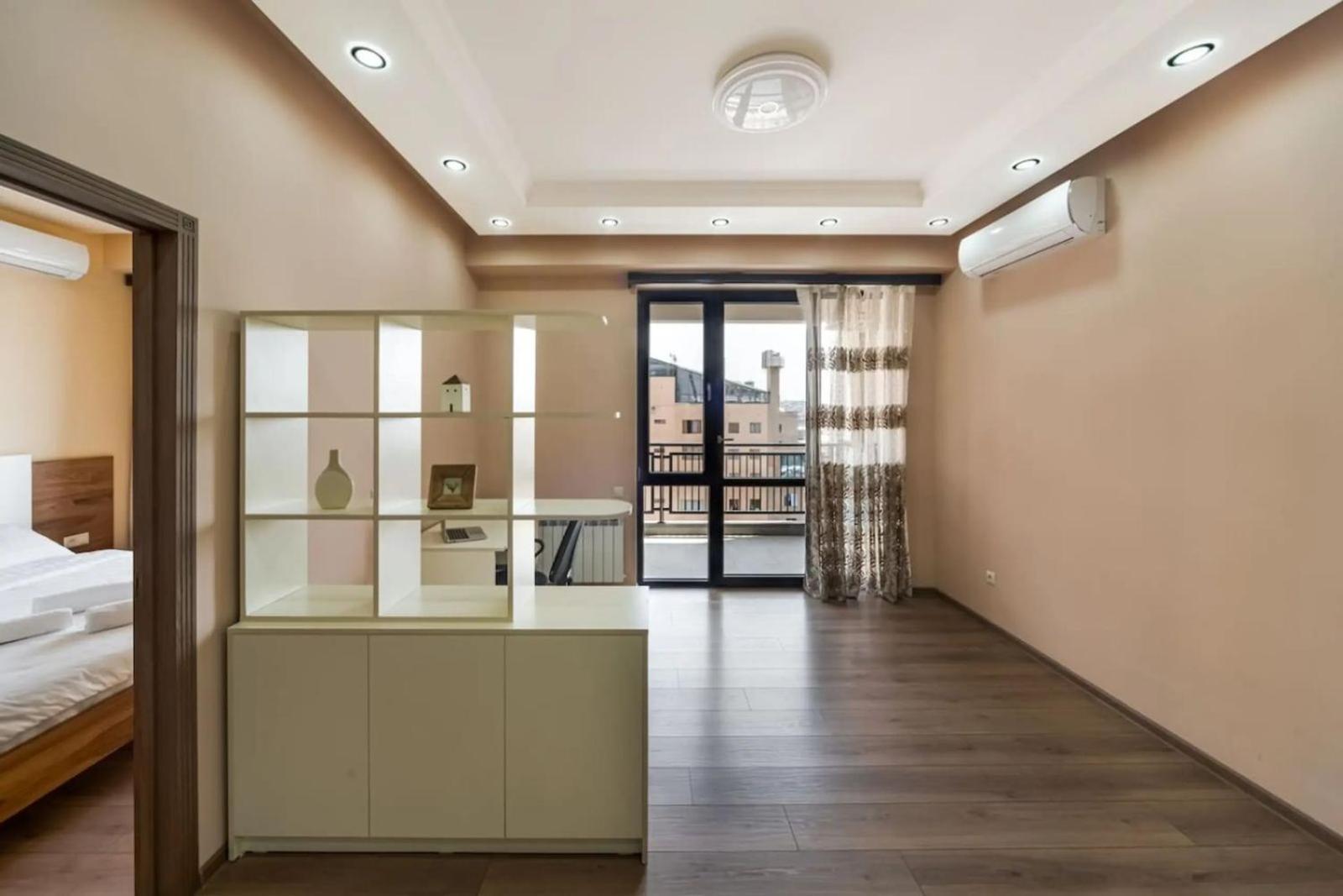 Fantastic Apartments Near Republic Square, Perfect Location, Mystreet Company Erivan Dış mekan fotoğraf