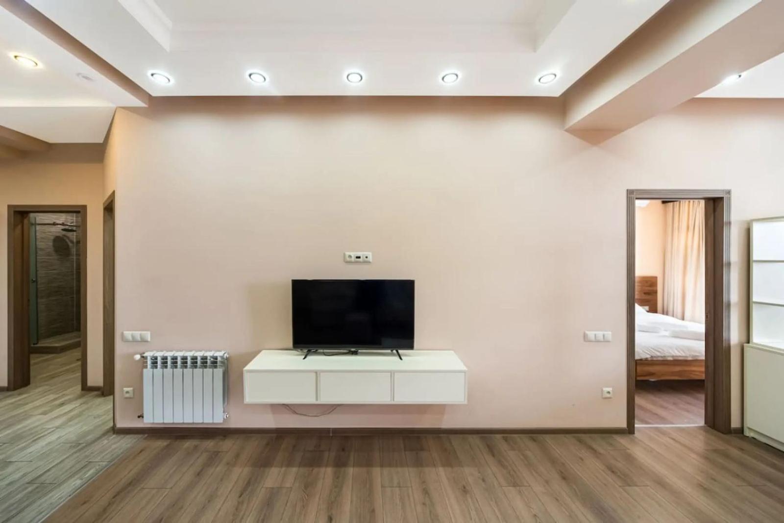 Fantastic Apartments Near Republic Square, Perfect Location, Mystreet Company Erivan Dış mekan fotoğraf