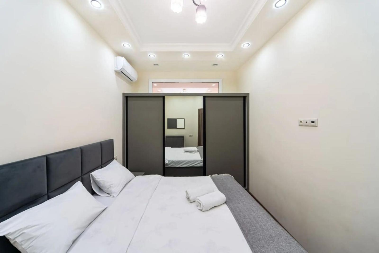 Fantastic Apartments Near Republic Square, Perfect Location, Mystreet Company Erivan Dış mekan fotoğraf