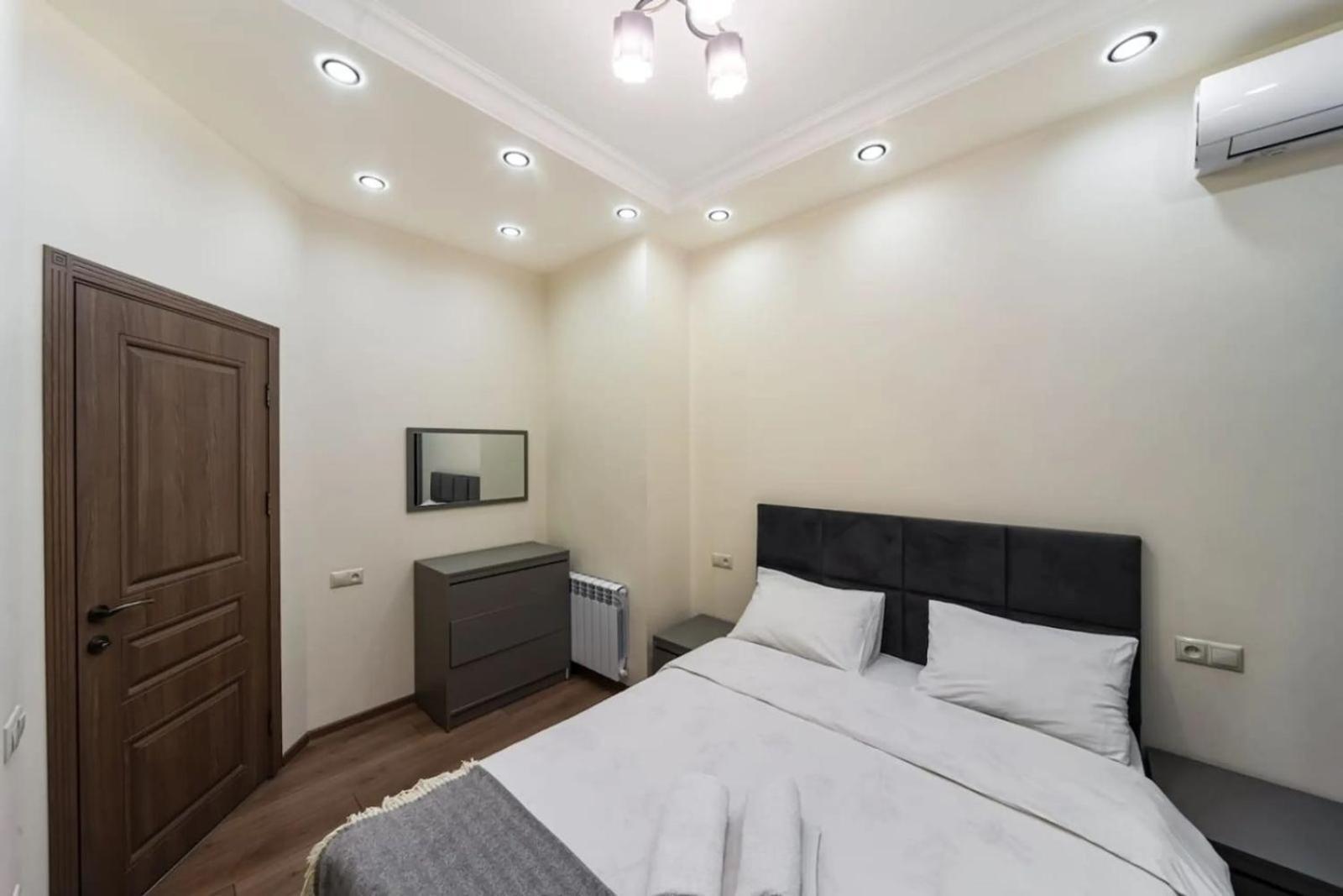 Fantastic Apartments Near Republic Square, Perfect Location, Mystreet Company Erivan Dış mekan fotoğraf