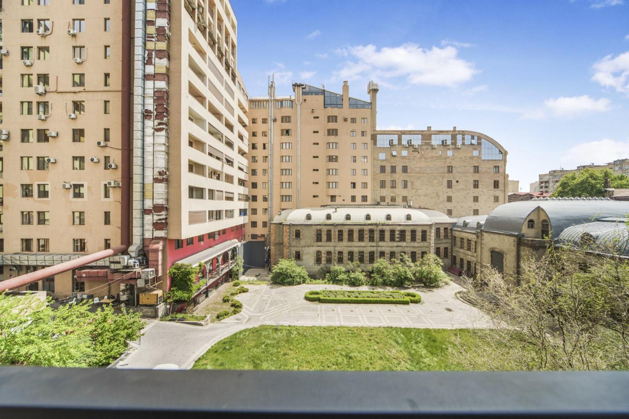 Fantastic Apartments Near Republic Square, Perfect Location, Mystreet Company Erivan Dış mekan fotoğraf